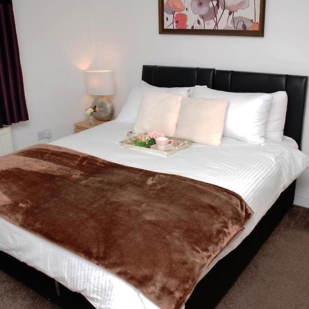 29Ew Dreams Unlimited Serviced Accommodation- Staines - Heathrow Стэнвэлл Экстерьер фото