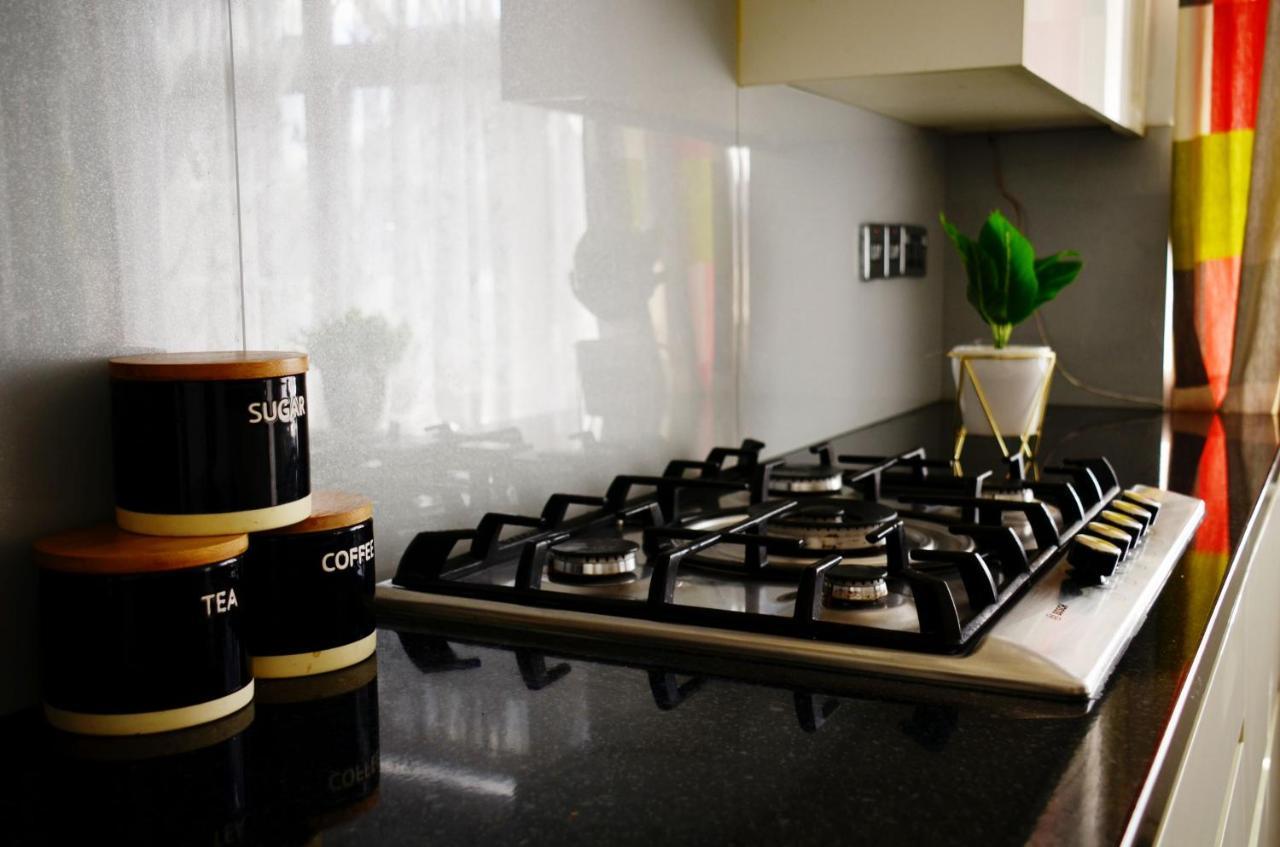 29Ew Dreams Unlimited Serviced Accommodation- Staines - Heathrow Стэнвэлл Экстерьер фото