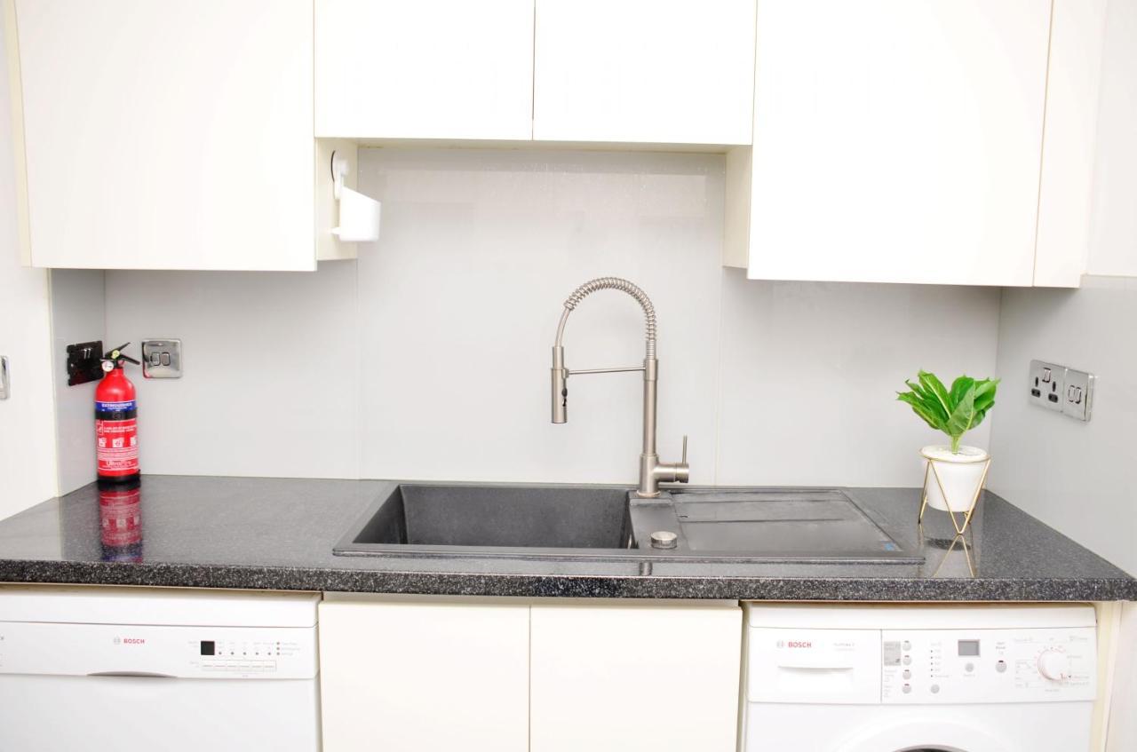 29Ew Dreams Unlimited Serviced Accommodation- Staines - Heathrow Стэнвэлл Экстерьер фото