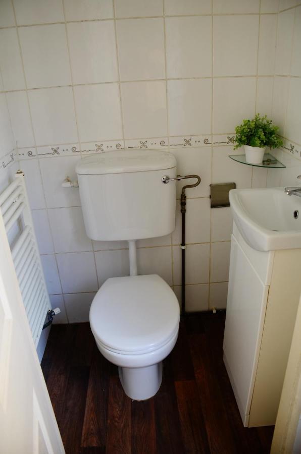 29Ew Dreams Unlimited Serviced Accommodation- Staines - Heathrow Стэнвэлл Экстерьер фото