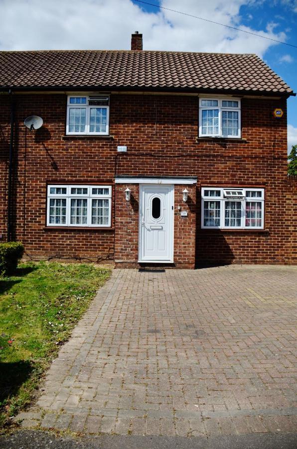 29Ew Dreams Unlimited Serviced Accommodation- Staines - Heathrow Стэнвэлл Экстерьер фото