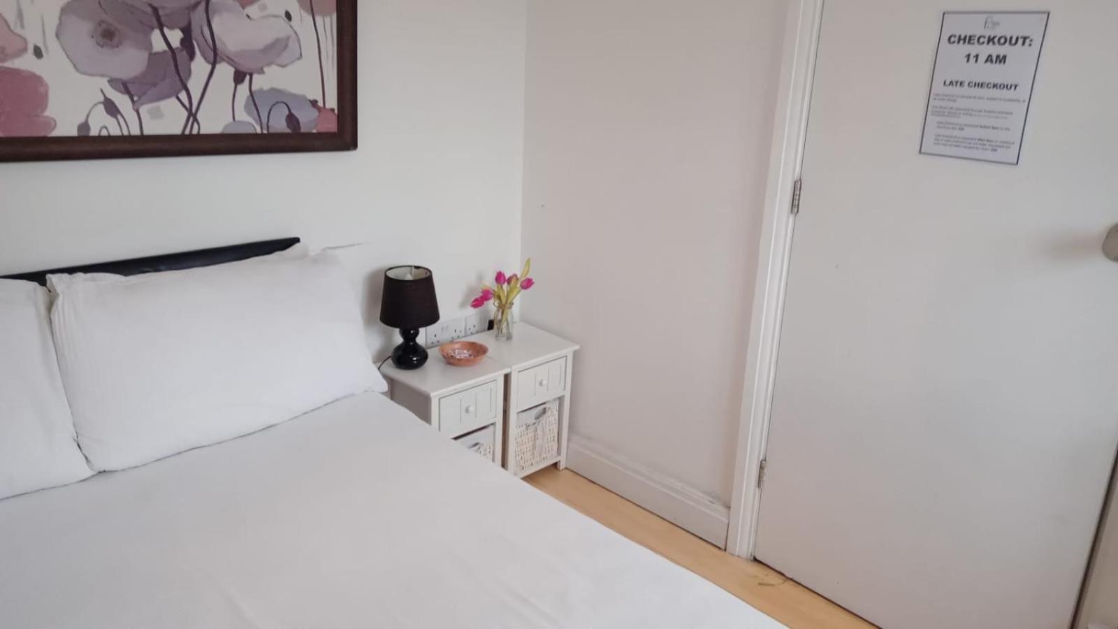 29Ew Dreams Unlimited Serviced Accommodation- Staines - Heathrow Стэнвэлл Экстерьер фото